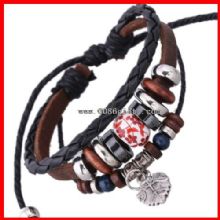 Fashionable Heart Bracelet images