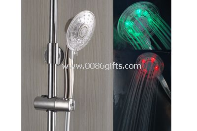 Color metálico de ducha con LED