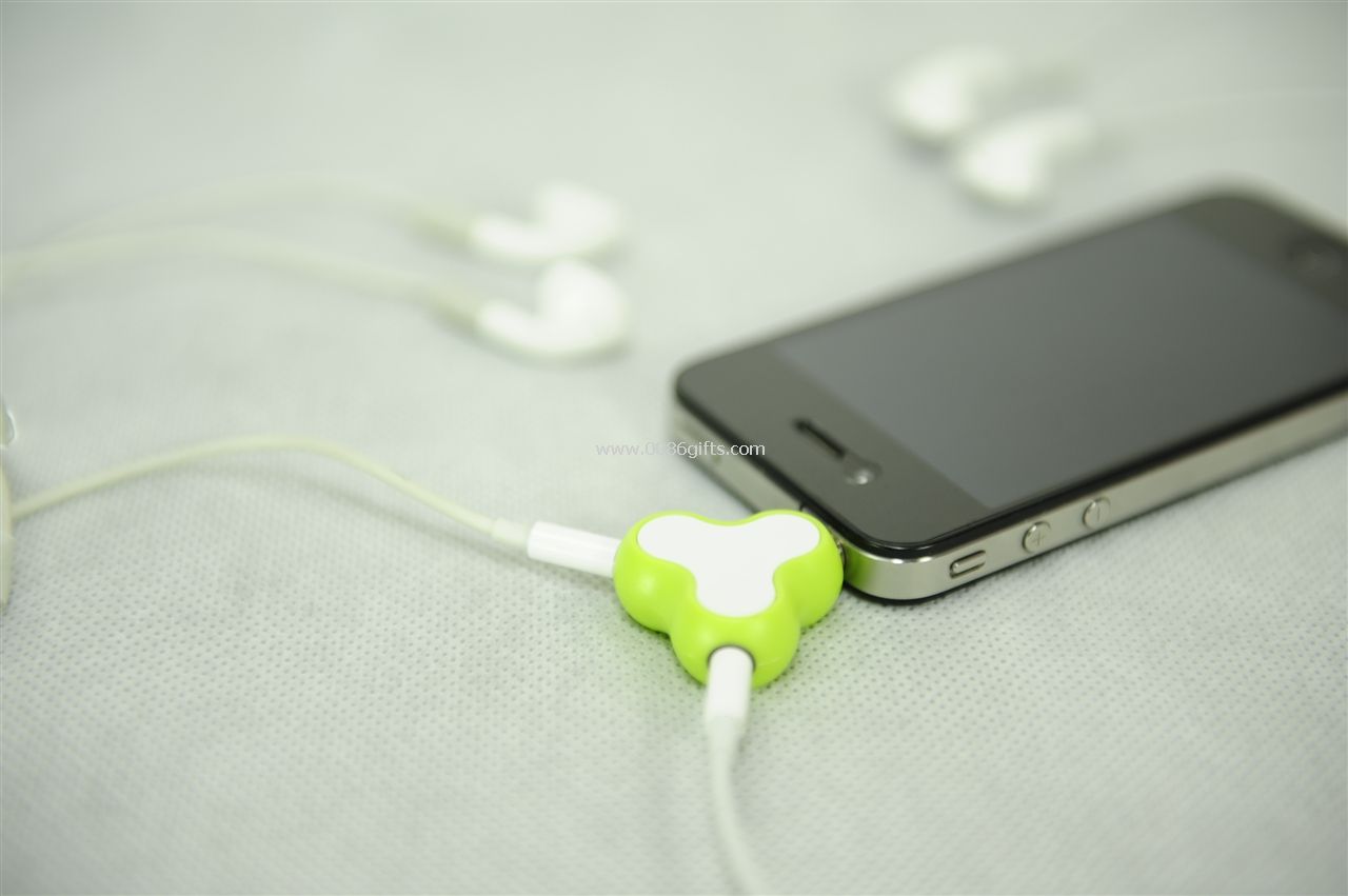 Earphone splitter/stand