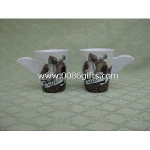 Porcelain coffee mug with wing handle