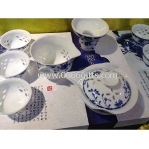 Elegantní dutý pružný a propíchnuté gravírování čajové soupravy 10 kusů modrý a bílý porcelán