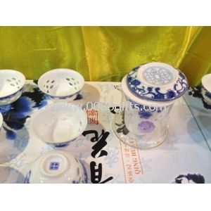 Agraciada Lithe hueco y perforado grabado maravilloso juegos de té de porcelana azul y blanca