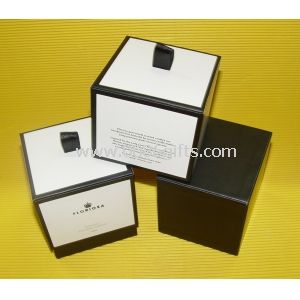 Candle gift boxes with black loop