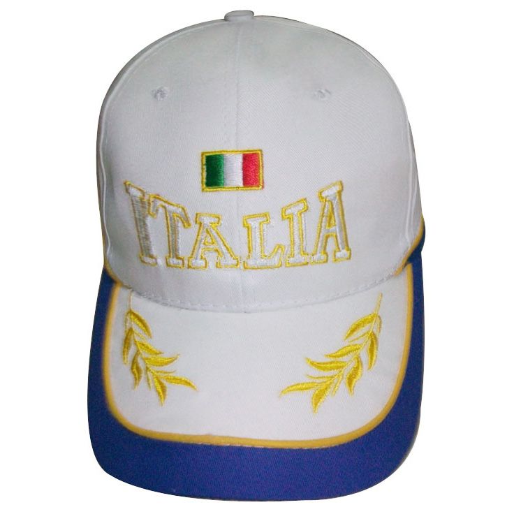 Italia dengan topi bisbol
