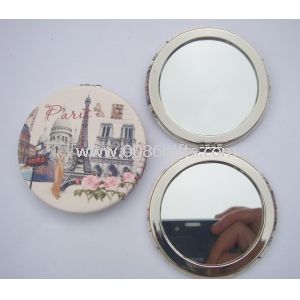Round folding mirror with leather cover