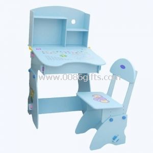 Cadeira e mesa infantil