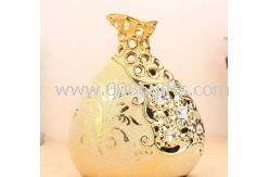 Ceramic arts and crafts Delicate hollow-out the vase