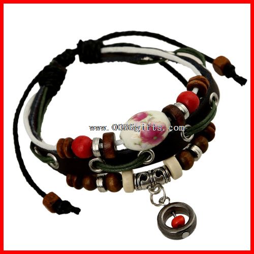 Gelang manik Charm