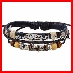 Feder-Bettelarmband