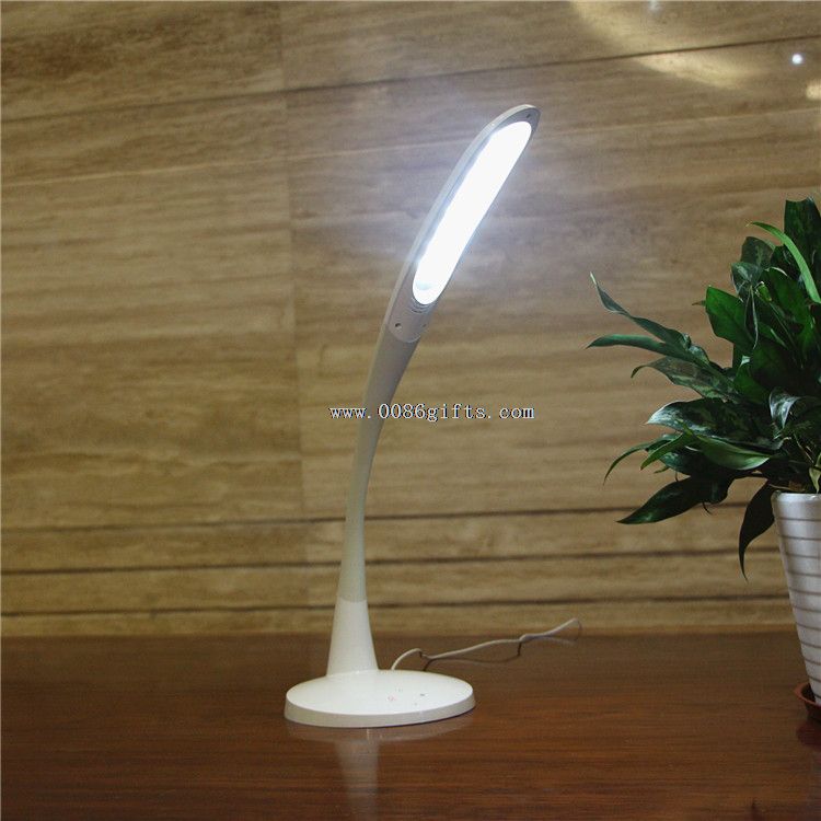 Flexible arm LED table lamp