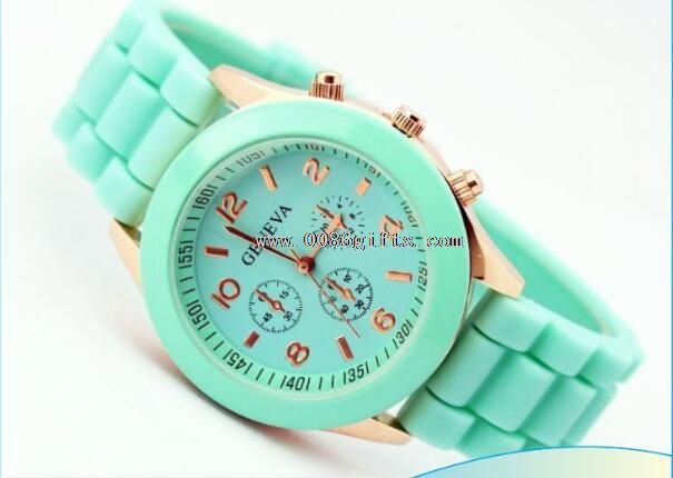 Quartz multiple time zone silicone watch
