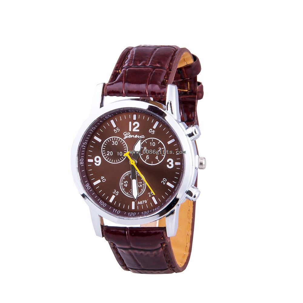 Men Leather Strap Quartz Watch