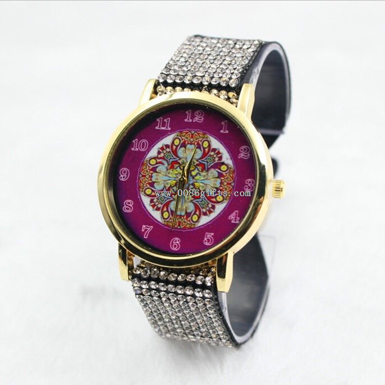 Wanita Dress Watch