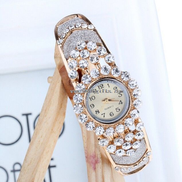 Moda vestido de plata reloj