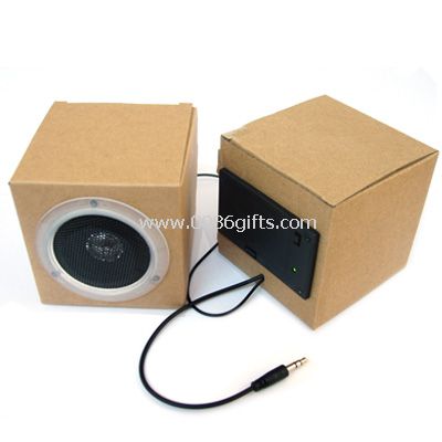 Portable folding speaker
