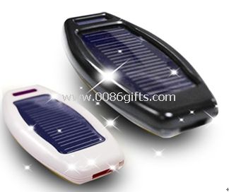 Güneş paneli mobil şarj cihazı
