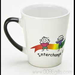 Erhitzen Sie Latte-Becher - enthüllt