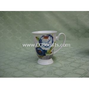 Porzellan-Kaffeebecher mit floralen Design, erfüllt FDA, LFGB, CA65, CPSIA, 84/500/EWG Normen