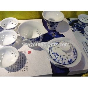Graceful Lithe hollow e trafitto incisione tea set 10 pezzi di porcellana bianca e blu