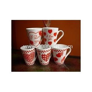 Neueste schöne Keramiktasse mit handbemaltem Design in verschiedenen Größen