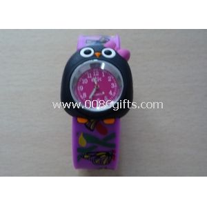 Resistente de agua 3ATM mariposa púrpura banda Penguin caso bofetada reloj de pulsera