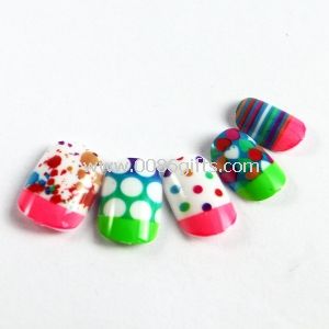 Los dedos falsos clavos francés manicura para chicas