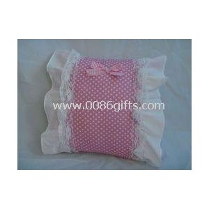 Cuscino con pizzo di due lati e farfalla