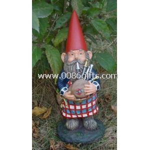 Gnomi divertenti del giardino per la decorazione esterna di giardinaggio