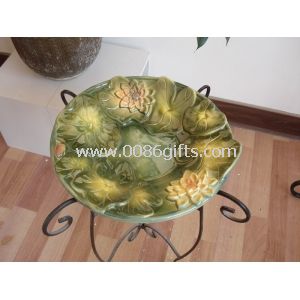 Resin / ceramic attracting birdbath for garden decorating
