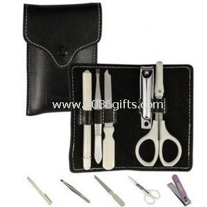 Astuccio manicure unghie utili strumenti in una borsa