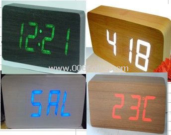 LED-UHR AUS HOLZ