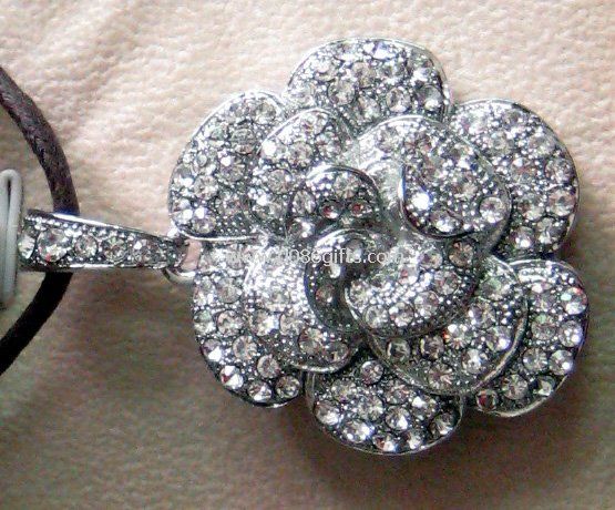 joyería rosa usb