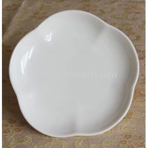Dessert plate flower petal shape