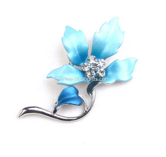 Brooch 6