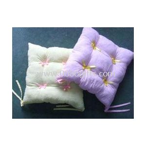 Dotted cotton seat cushion