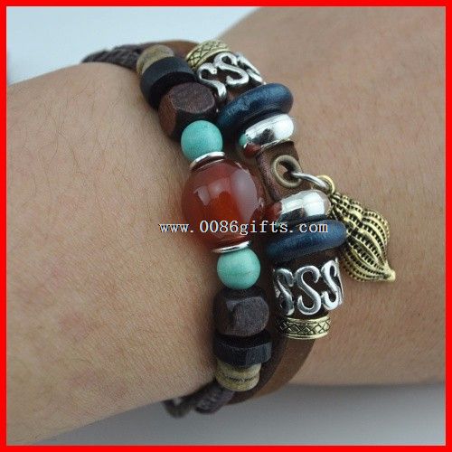 Vintage Charm Conch Bracelet