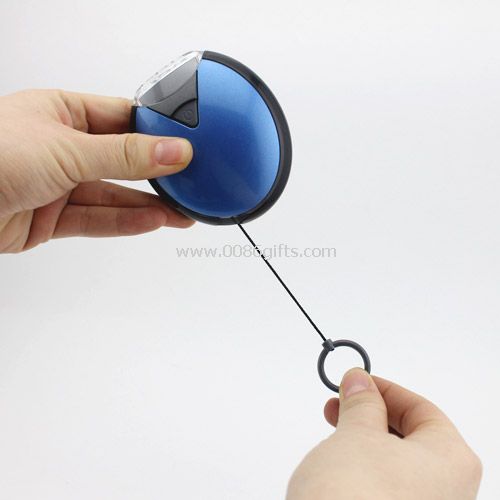 Hand-pulling rechargeable flashlight
