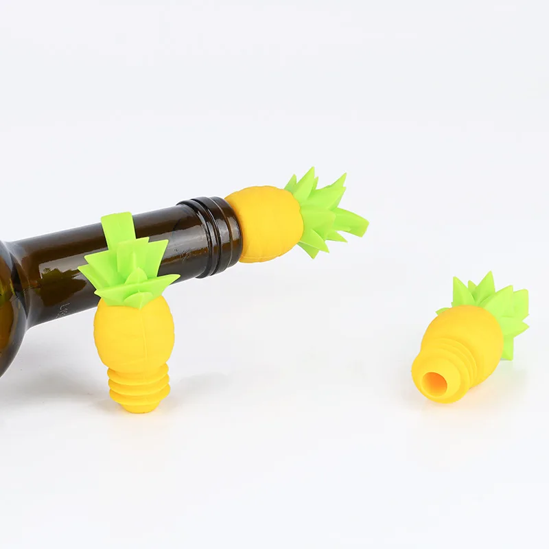 Ananas-Weinverschlüsse mit Glasmarkern