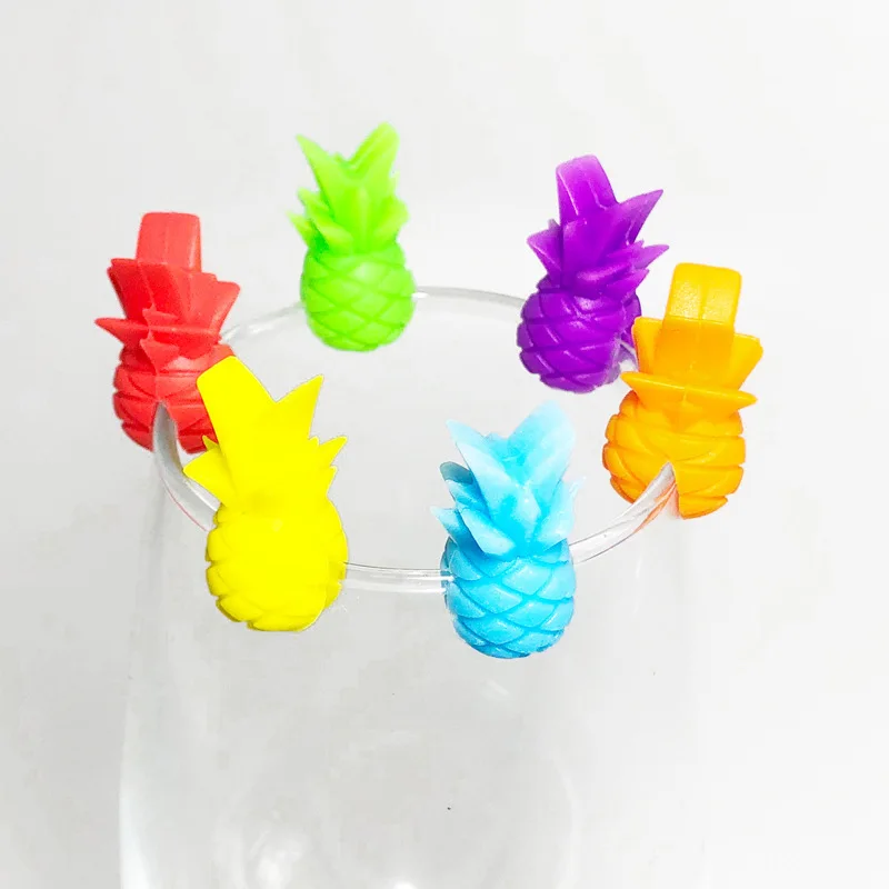 Ananas-Weinverschlüsse mit Glasmarkern