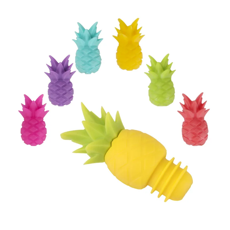 Ananas-Weinverschlüsse mit Glasmarkern
