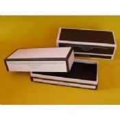 Πολυτελή κιβώτια δώρων με μαύρο βελούδινο αφρό για τις γυάλινες συσκευασίες images