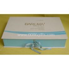 Cardboard Gift Box with Blue Ribbions for Jewelry Packaging images