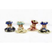 عروسک با عروسک های سرامیکی کوچک شاهزاده images