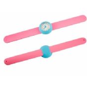 Ergonomic Design and Easy to Wear Round Case Silicone Rubber Slap Bracelet Watch for Youth images