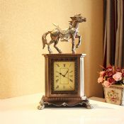 Product name manufacturer wholesale decoration fashion armor of resin horse clock images