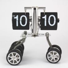 Metal 3 wheels flip desk clock designed images