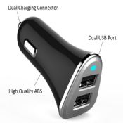 2 port USB ponsel pengisi baterai di mobil images