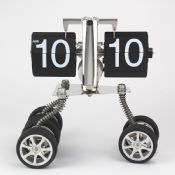 Metal 3 ruote flip orologio da tavolo progettato images
