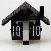 Relógio de parede forma de casa de madeira images
