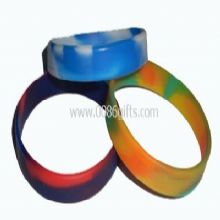 Farbenfrohe Silikon-Armband images